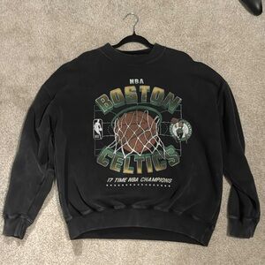 Abercrombie and Fitch oversized Boston Celtics Crewneck (United States Medium)